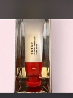 NIB Glossier Cloud Paint Seamless Cheek Color in Spark (Red)